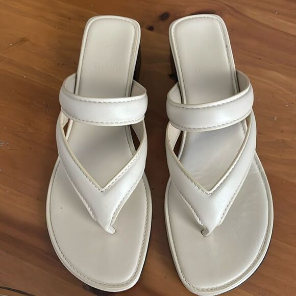 Theory Leather Thong Style Sandals - Picture 1 of 7